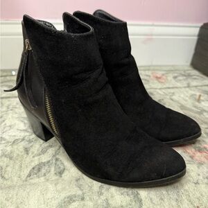 JustFab Black Ankle Booties with Zipper